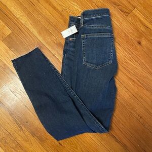 NWT Gap True Skinny High Rise Size 25